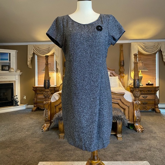 Signature by Robbie Bee Dresses & Skirts - Signature by Robbie Bee Dress w Button Detail 10P